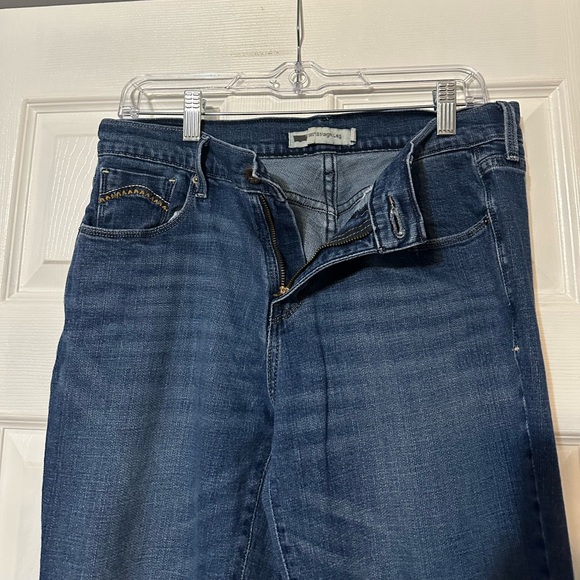 Levi’s Women’s 505 Straight Leg Denim Jeans - Picture 4 of 14